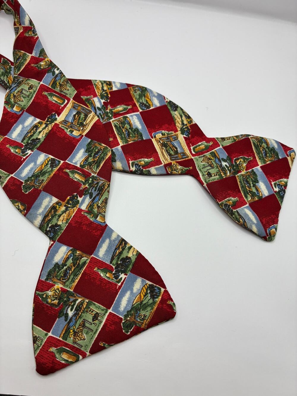 Vintage Carrot & Gibbs Red Wine Italian Vineyard Print Bow Tie Button Back